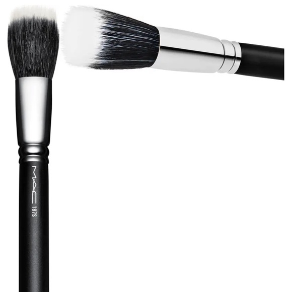 MAC Cosmetics Other - MAC BRUSH #187